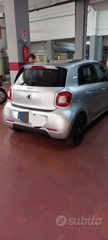 Usata Smart ForFour 71 CV (52 kW) 2019 Grigio Utilitaria