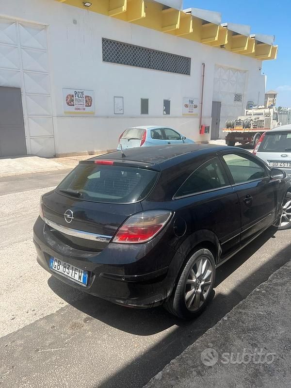 Usata Opel Astra 82 CV (60 kW) 2005 Nero Berlina