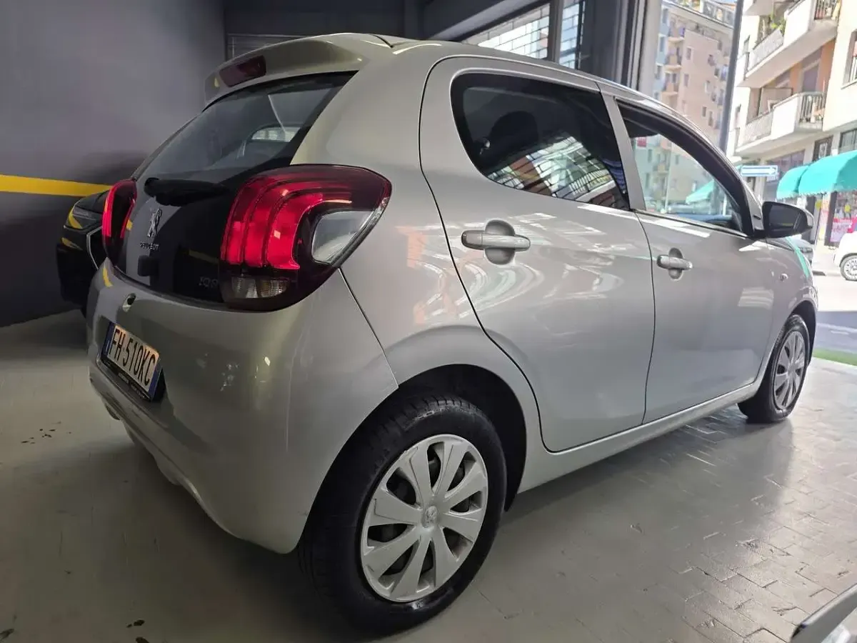 Usata Peugeot 108 Allure 69 CV (50 kW) 2017 Grigio Utilitaria
