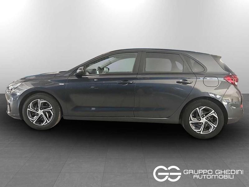 Usata Hyundai i30 Prime 120 CV (88 kW) 2023 Dark teal metalizzato Berlina