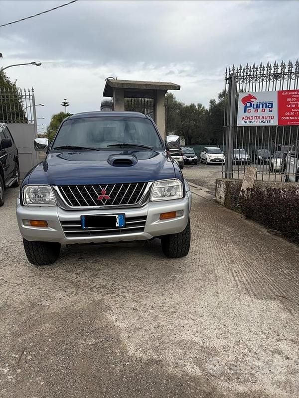 Usata Mitsubishi L200 115 CV (84 kW) 2004 Blu Pick-up