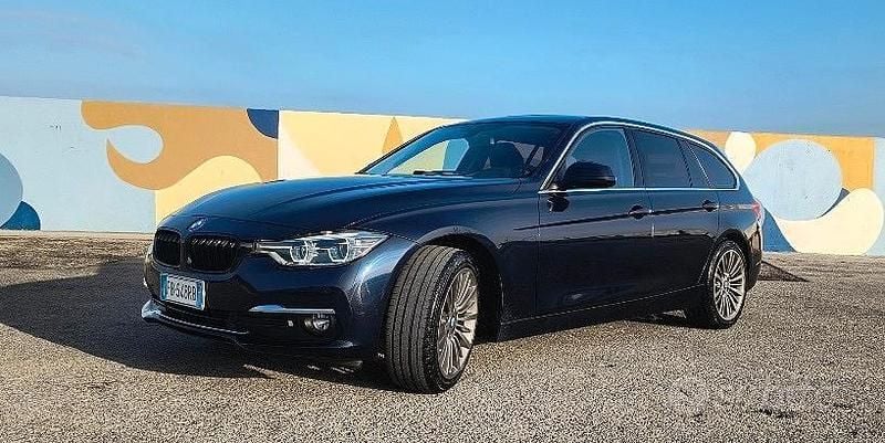 Usata BMW 320 Efficient Dynamics 190 CV (139 kW) 2016 Blu Station wagon