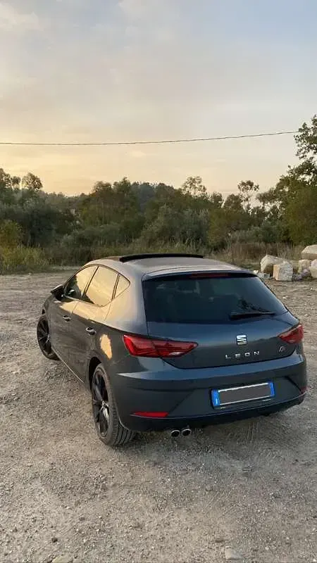 Usata Seat Leon Black Edition 150 CV (110 kW) 2019 Berlina