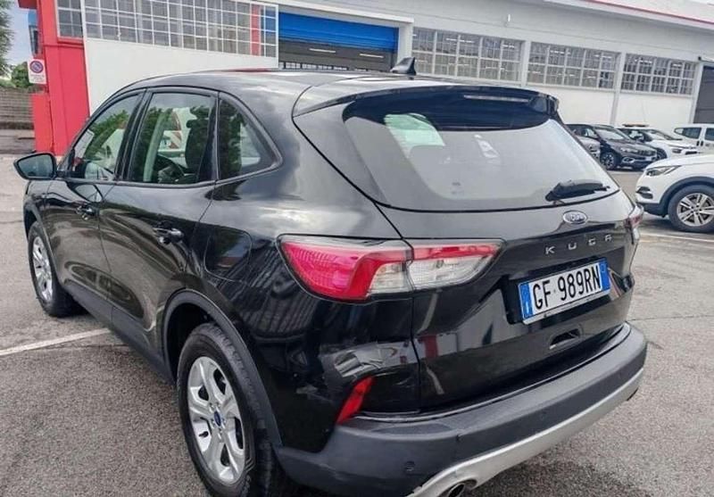 Usata Ford Kuga 120 CV (88 kW) 2021 Nero SUV