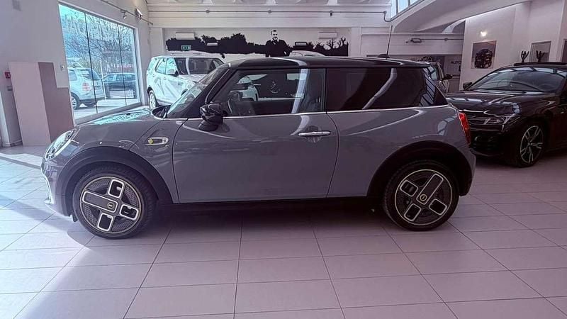 Usata Mini Cooper SE 75 kW (102 CV) 2020 Grigio Utilitaria