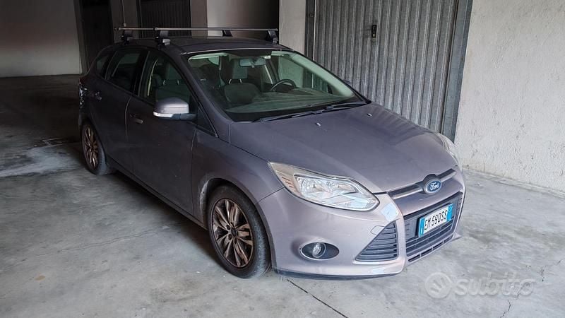 Usata Ford Focus 125 CV (91 kW) 2012 Grigio Berlina