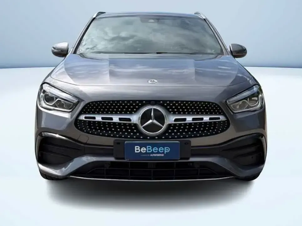 Usata Mercedes GLA200 Premium 150 CV (110 kW) 2022 Grigio SUV