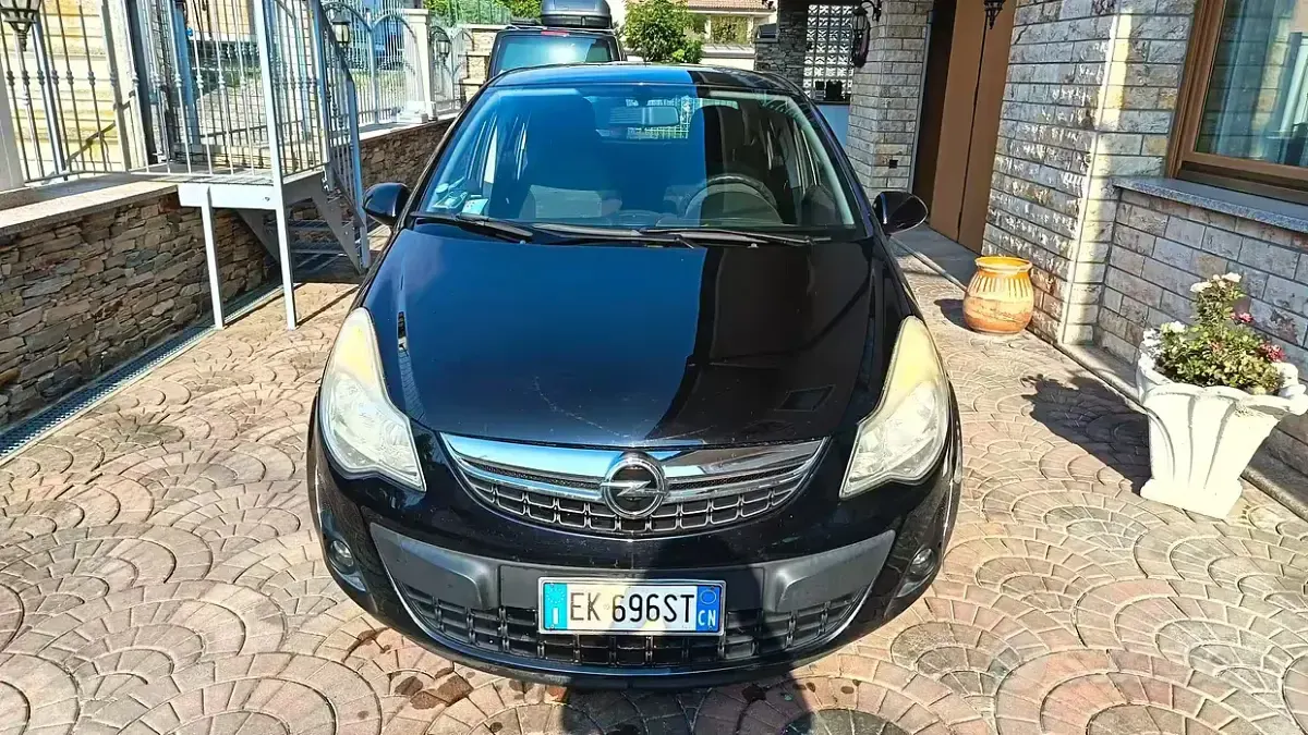 Usata Opel Corsa Cosmo 85 CV (62 kW) 2012 Utilitaria