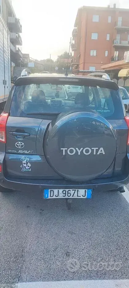 Usado Toyota RAV4 136 CV (100 kW) 2007 Verde SUV