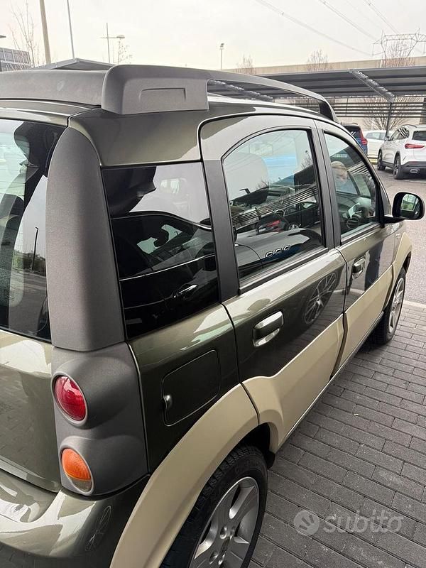 Usata Fiat Panda 4x4 Cross 75 CV (55 kW) 2011 Utilitaria