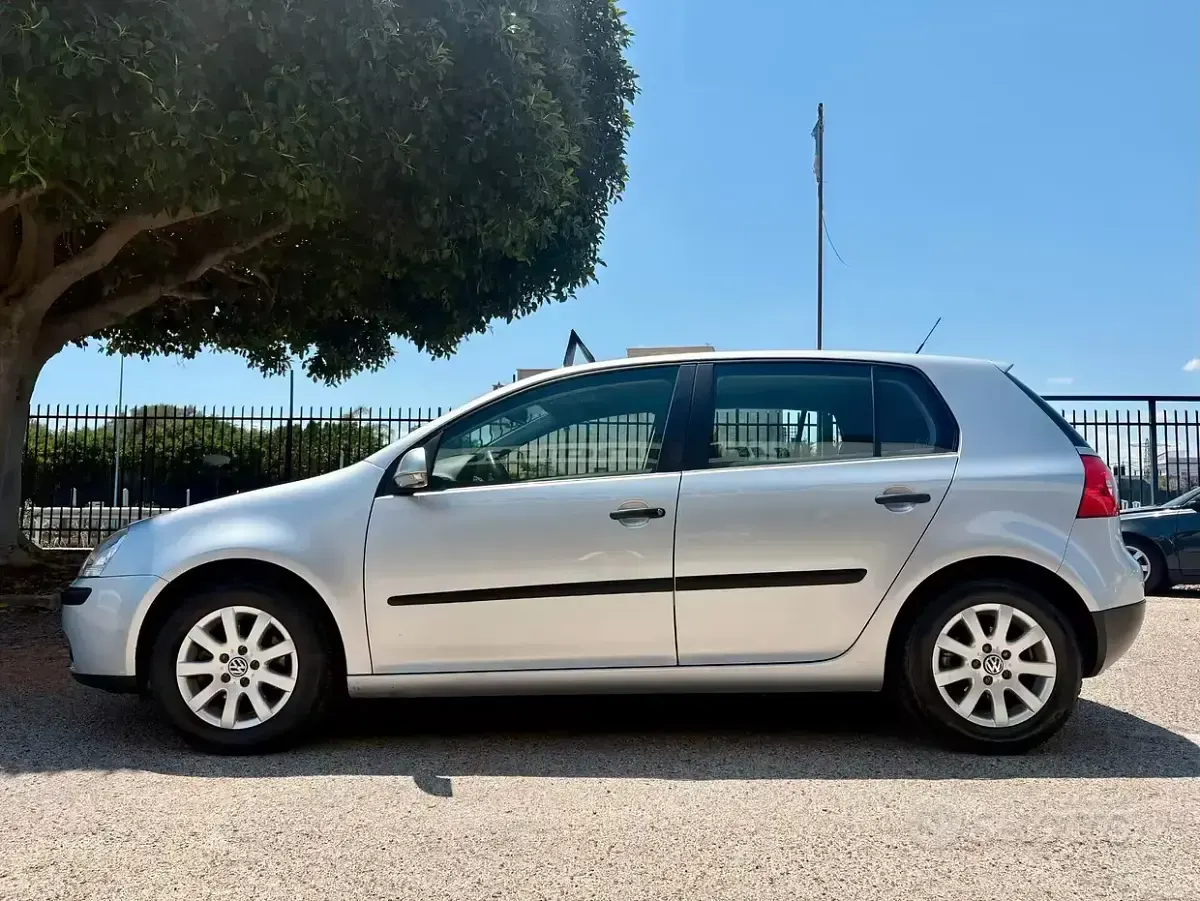 Usata VW Golf V Comfortline 105 CV (77 kW) 2007 Grigio Berlina