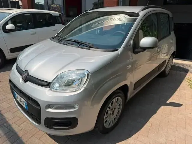 Usata Fiat Panda Lounge 75 CV (55 kW) 2014 Argento Utilitaria