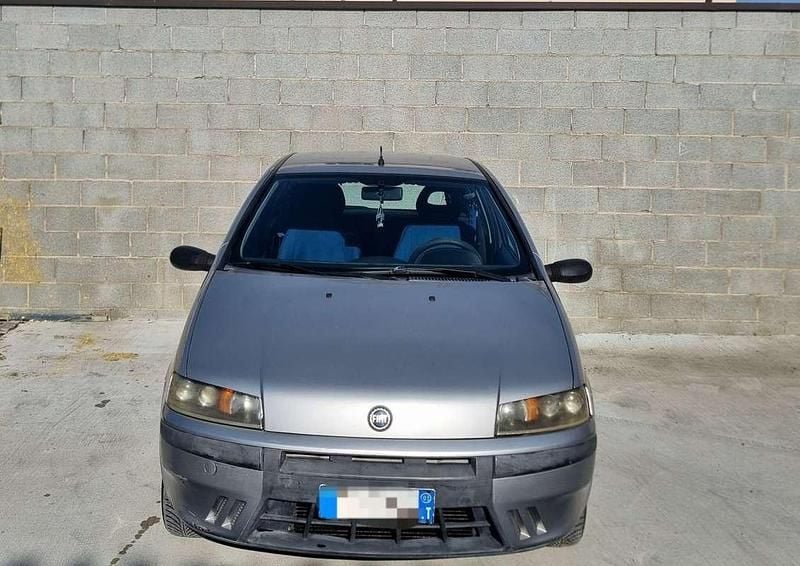 Usata Fiat Punto Emotion 80 CV (58 kW) 2003 Utilitaria