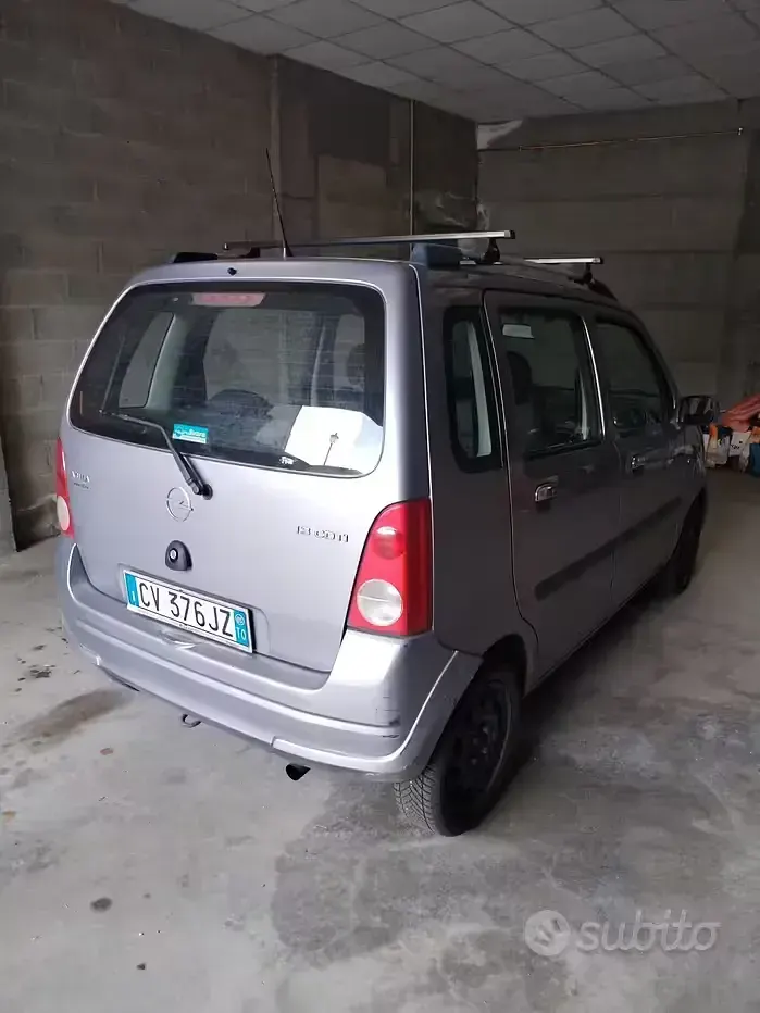 Usata Opel Agila 69 CV (50 kW) 2005 Grigio Monovolume