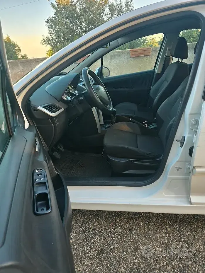 Usata Peugeot 207 68 CV (50 kW) 2011 Bianco Berlina