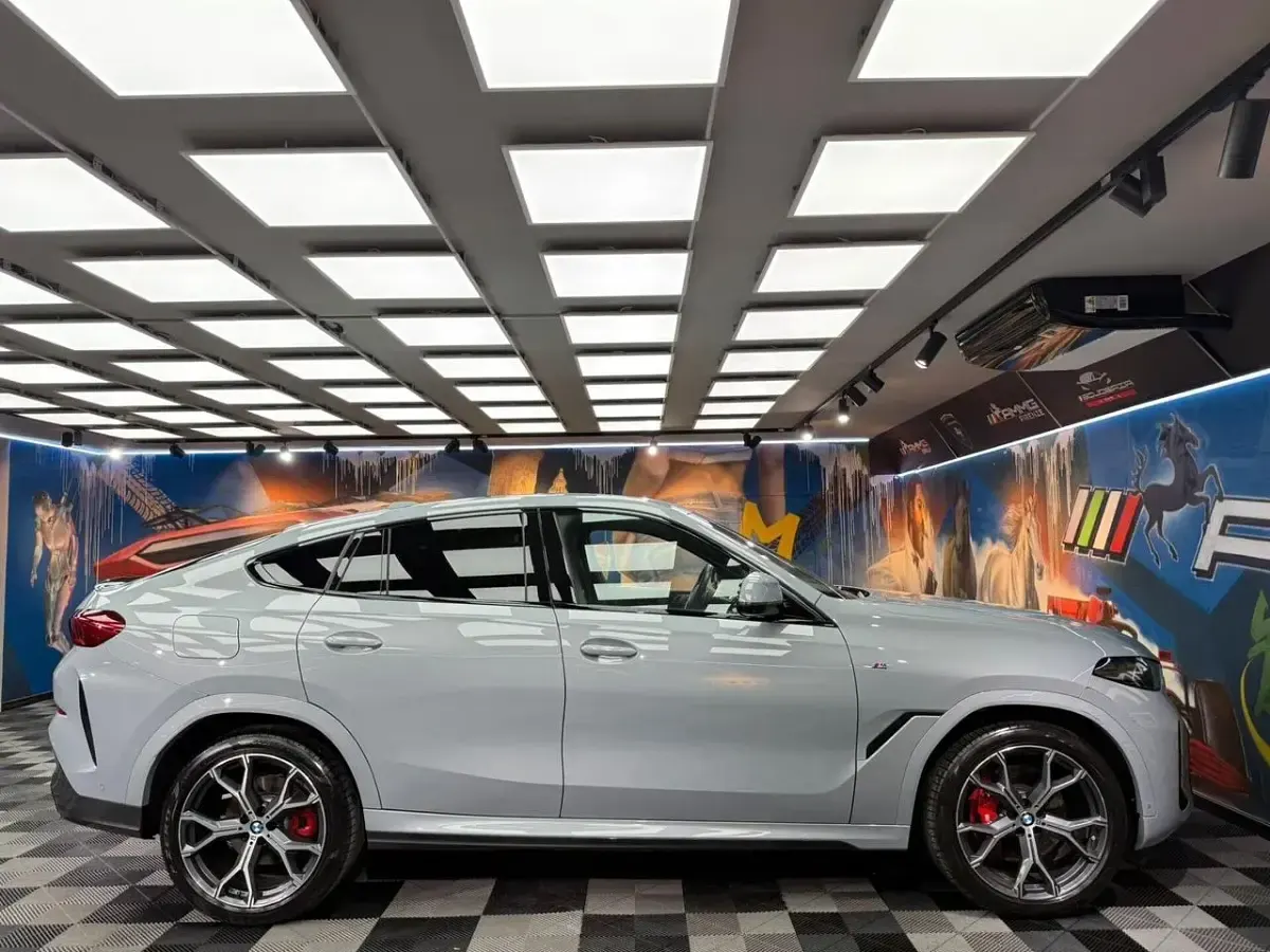Begagnad BMW X6 M Sport 286 HK (210 kW) 2025 Grå SUV