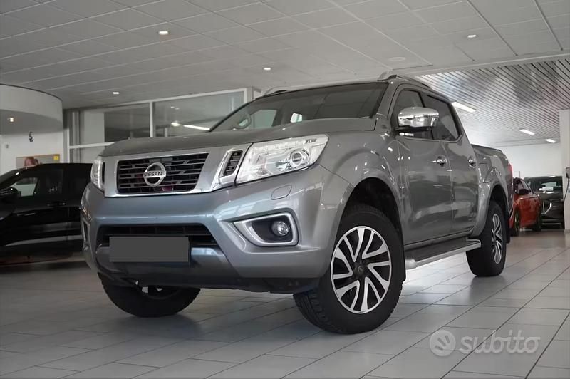 Second-hand Nissan Navara 190 CP (139 kW) 2016 Gri Pickup