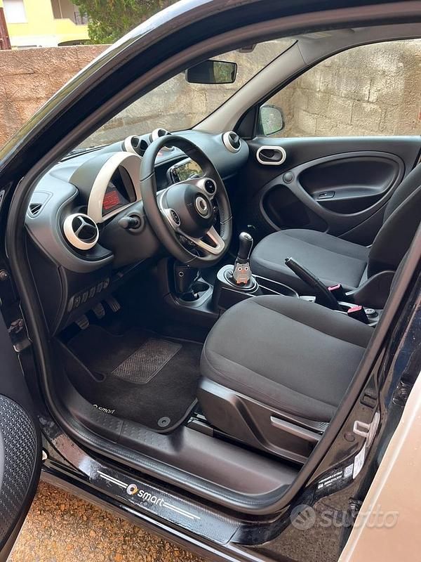 Usata Smart ForFour 71 CV (52 kW) 2017 Bianco Utilitaria