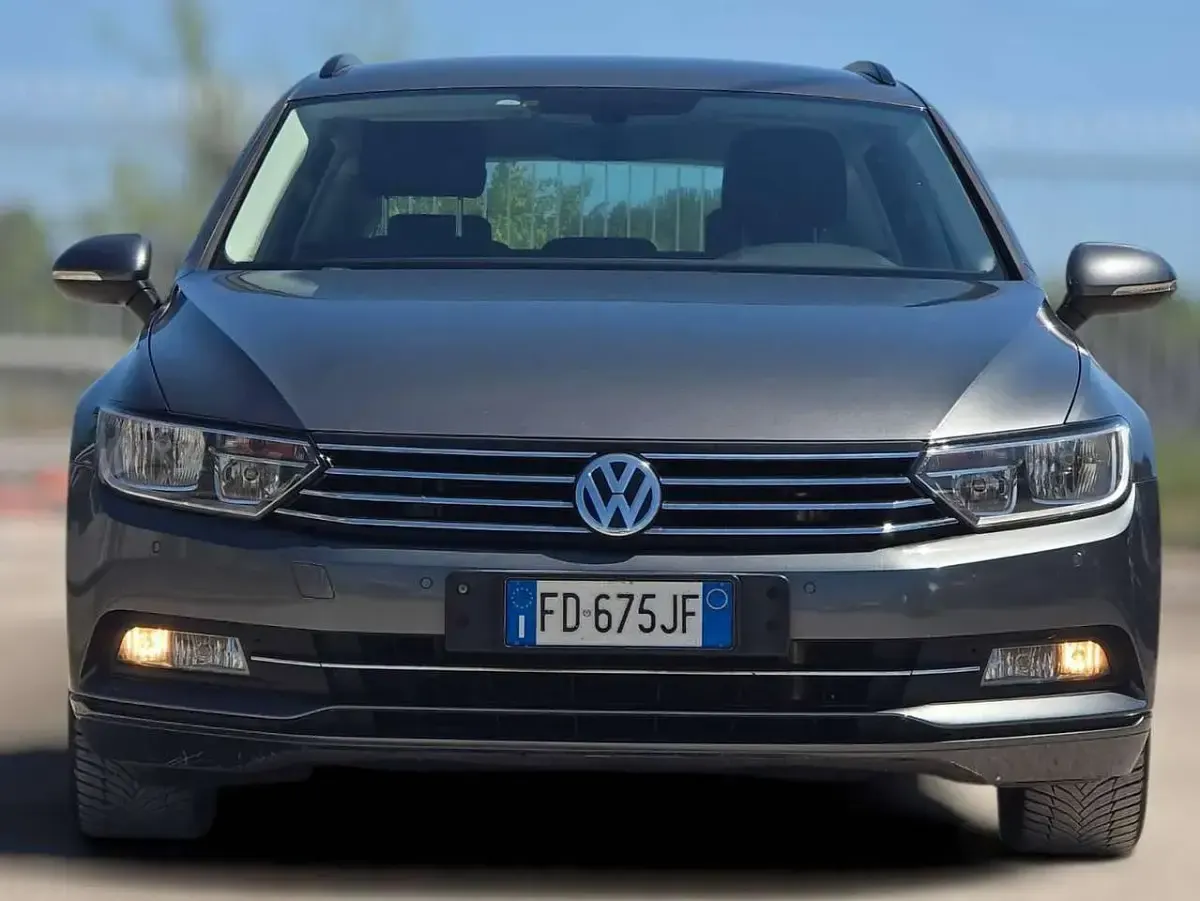 Usata VW Passat Comfortline 150 CV (110 kW) 2016 Grigio Station wagon
