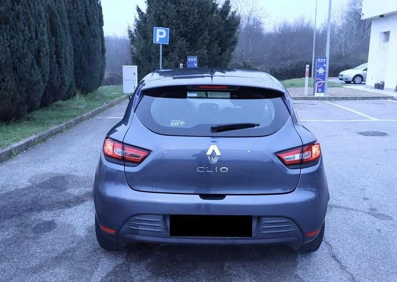 Usata Renault Clio IV Life 75 CV (55 kW) 2017 Grigio Berlina