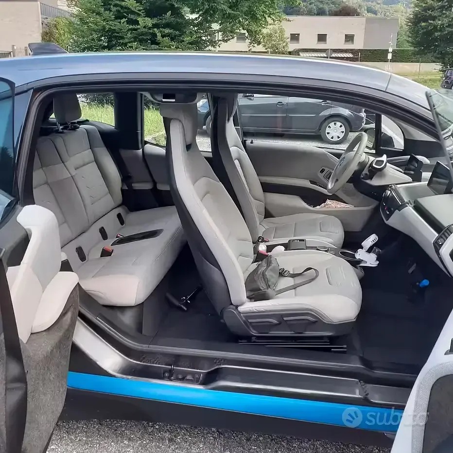 Usata BMW i3 75 kW (102 CV) 2016 Grigio Utilitaria