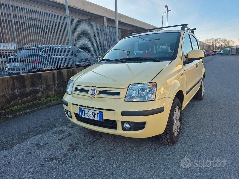 Giallo Usata 2010 Fiat Panda Utilitaria | 2100 € (Super prezzo) - Immagine 1/4