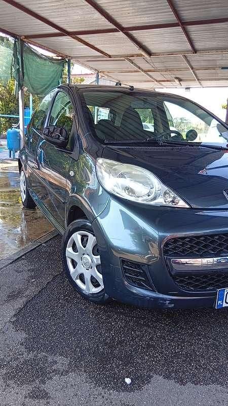 Usata Peugeot 107 68 CV (50 kW) 2012 Utilitaria