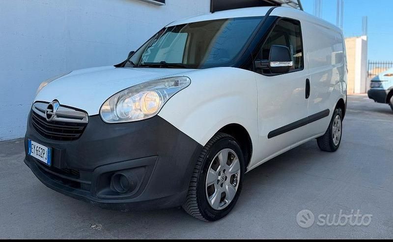 Usata Opel Combo 105 CV (77 kW) 2015 Bianco Monovolume