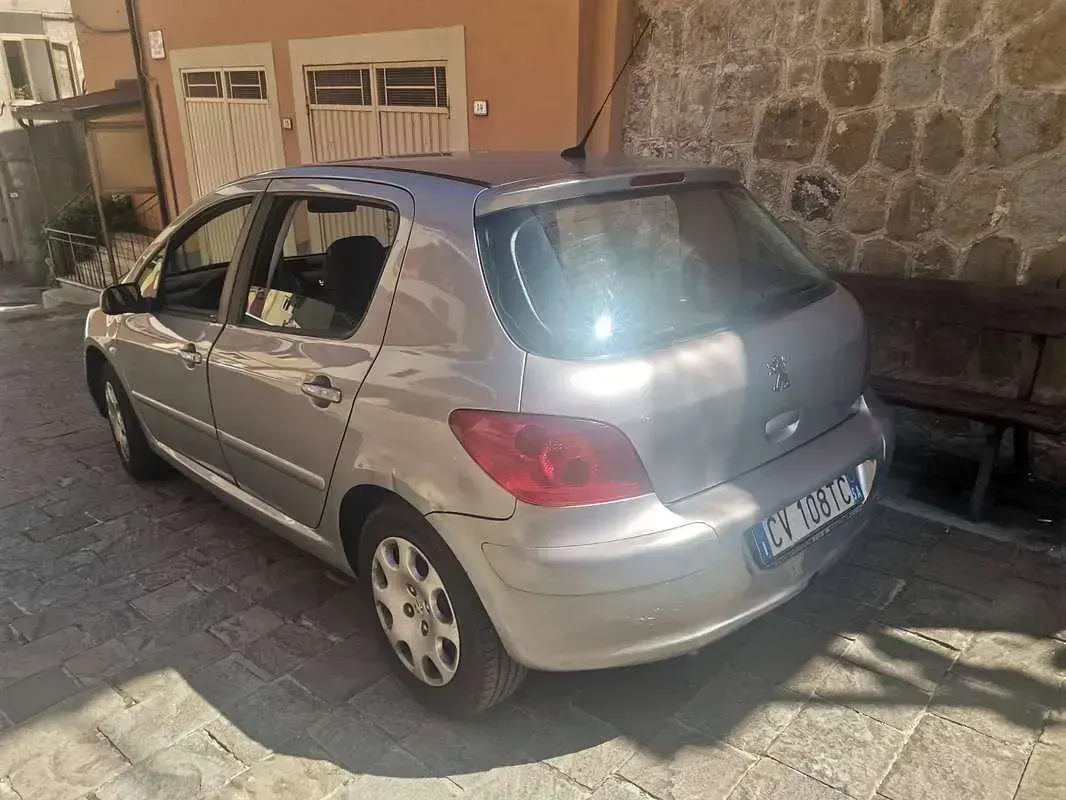 Usata Peugeot 307 90 CV (66 kW) 2005 Grigio Berlina