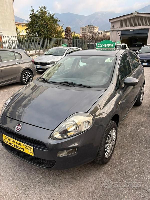 Usata Fiat Punto Street 77 CV (56 kW) 2017 Grigio Utilitaria