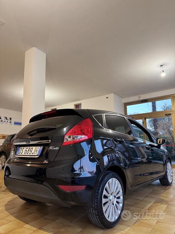 Usata Ford Fiesta Titanium 75 CV (55 kW) 2009 Nero Utilitaria