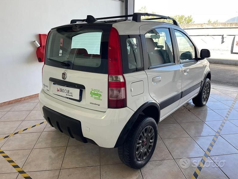 Usata Fiat Panda 4x4 Climbing 60 CV (44 kW) 2004 Bianco Utilitaria