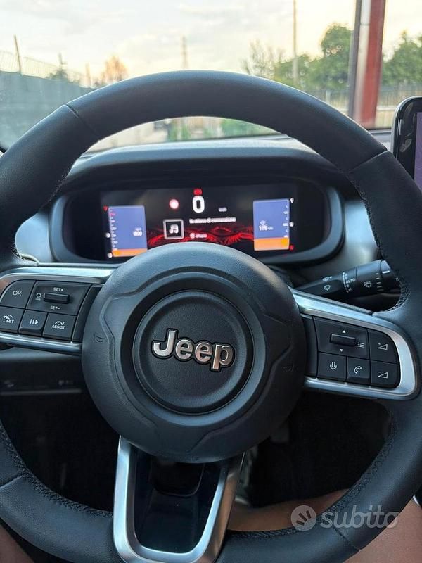 Usata Jeep Avenger Altitude 101 CV (74 kW) 2023 Grigio SUV