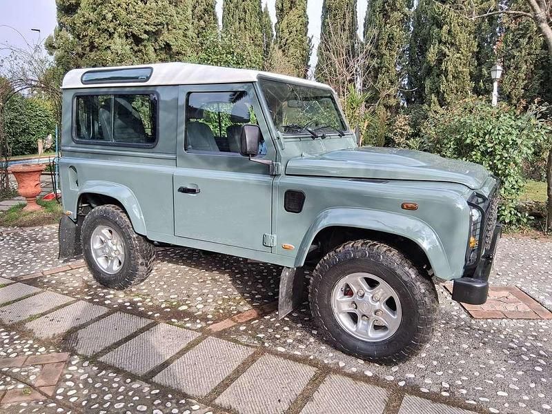 Usata Land Rover Defender S 122 CV (89 kW) 2007 Verde Station wagon