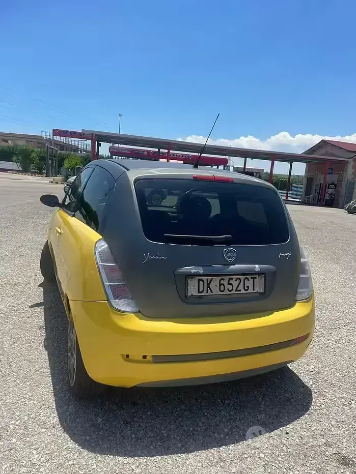 Usata Lancia Ypsilon 90 CV (66 kW) 2007 Giallo Utilitaria