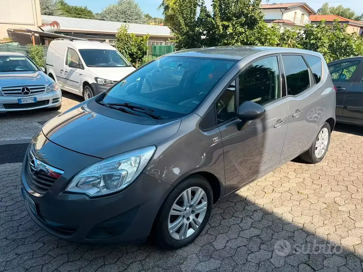 Usata Opel Meriva Cosmo 101 CV (74 kW) 2013 Other Monovolume