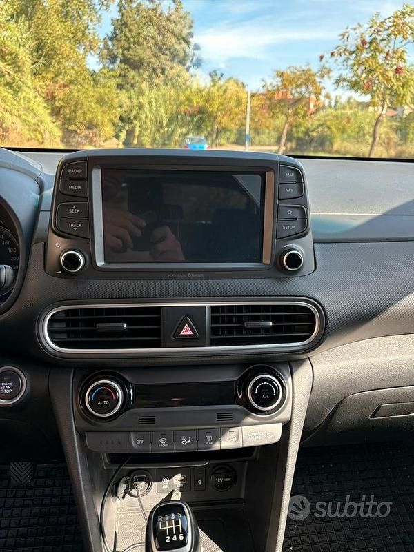 Usata Hyundai Kona 120 CV (88 kW) 2020 Bianco SUV