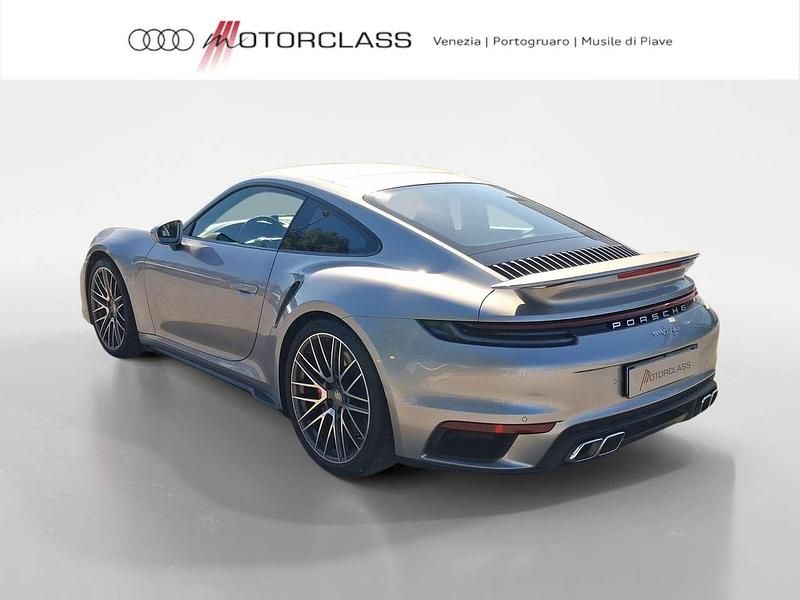 Usata Porsche 992 581 CV (427 kW) 2021 Argento metallizzato Coupé