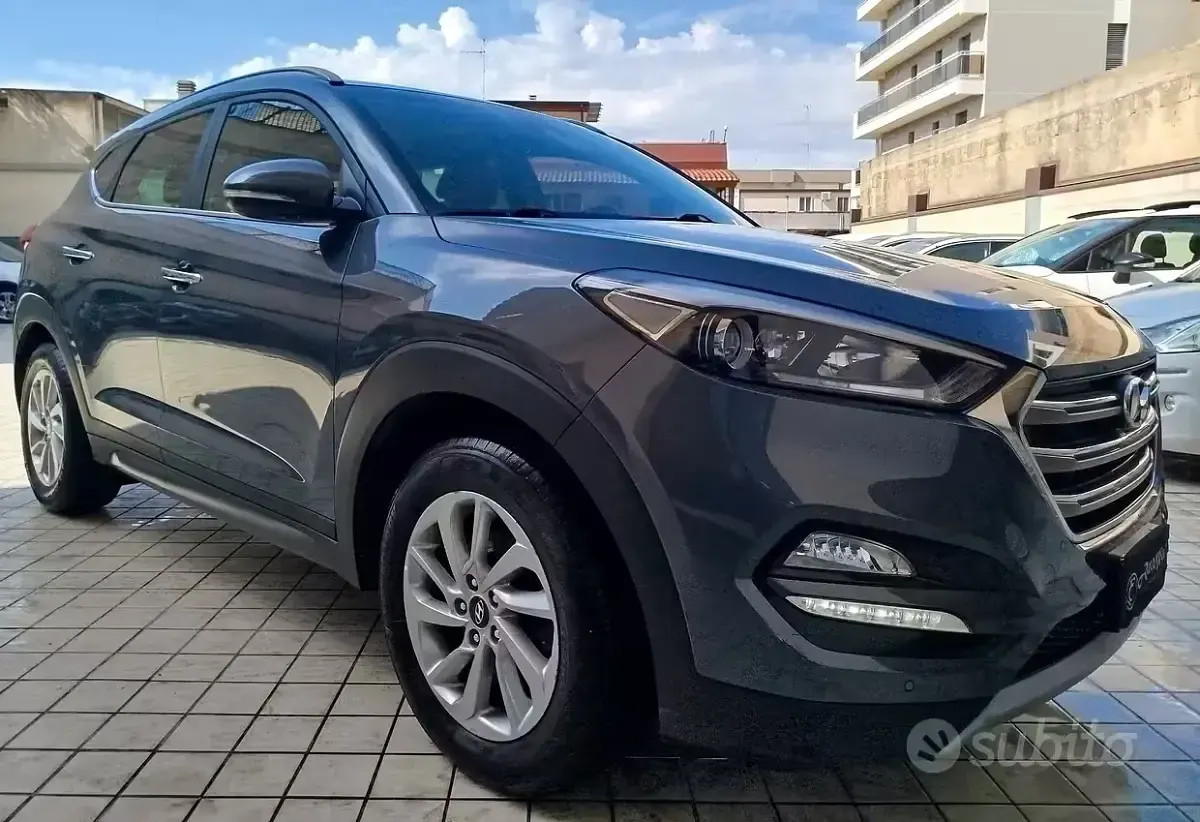 Usata Hyundai Tucson Xpossible 116 CV (85 kW) 2017 Grigio SUV