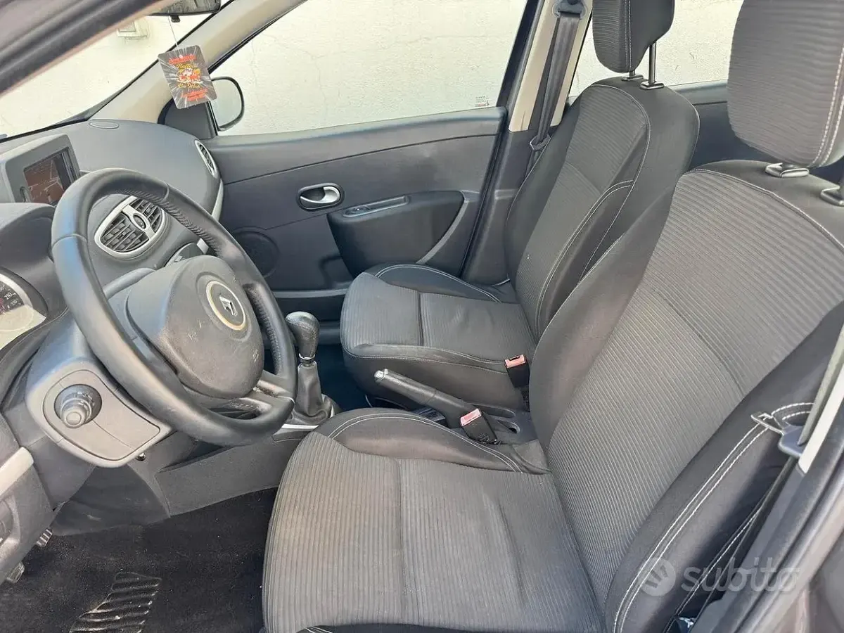 Brugt Renault Clio IV Dynamique 75 HK (55 kW) 2013 Grå Sedan