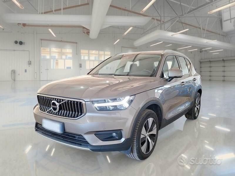 Grigio Usata 2021 Volvo XC40 Inscription SUV | 23.999 € (Buon prezzo) - Immagine 1/4