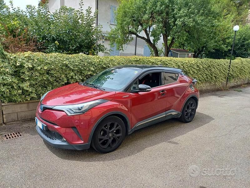 Rosso Usata 2018 Toyota C-HR SUV | 16.100 € (Cara) - Immagine 1/3