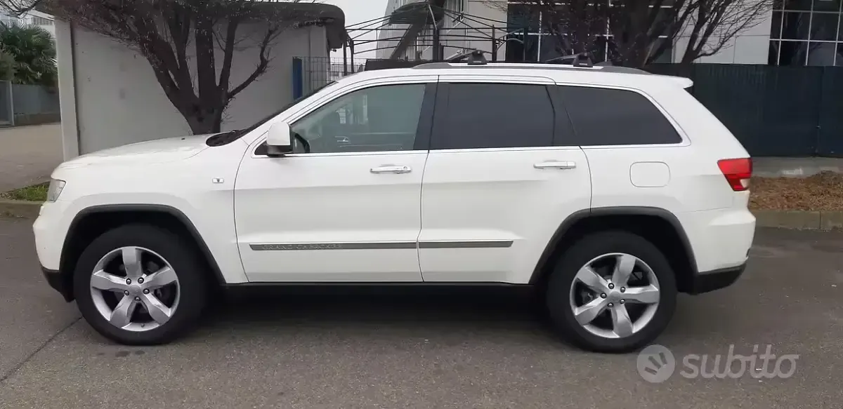 Usata Jeep Grand Cherokee Overland 241 CV (177 kW) 2012 Bianco SUV