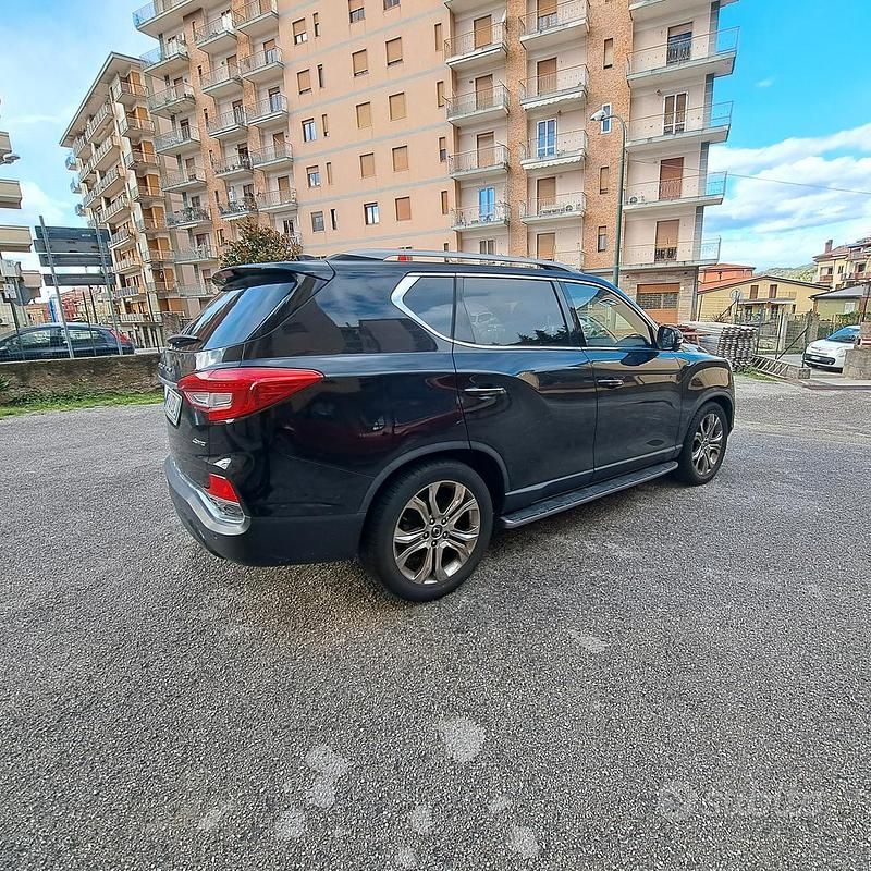 Usata SsangYong Rexton 181 CV (133 kW) 2019 Nero SUV