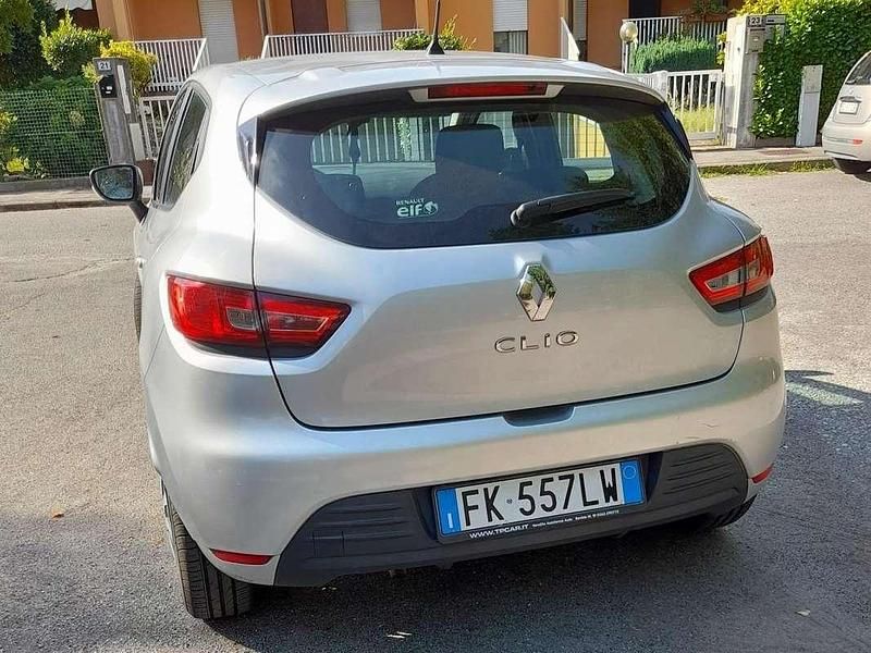 Usata Renault Clio IV Life 73 CV (53 kW) 2017 Argento Berlina
