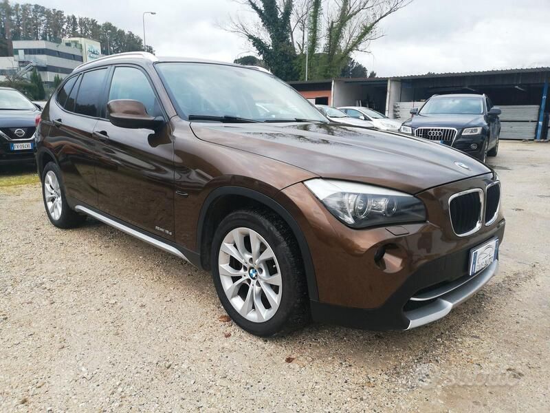 Usata BMW X1 143 CV (105 kW) 2011 Marrone SUV