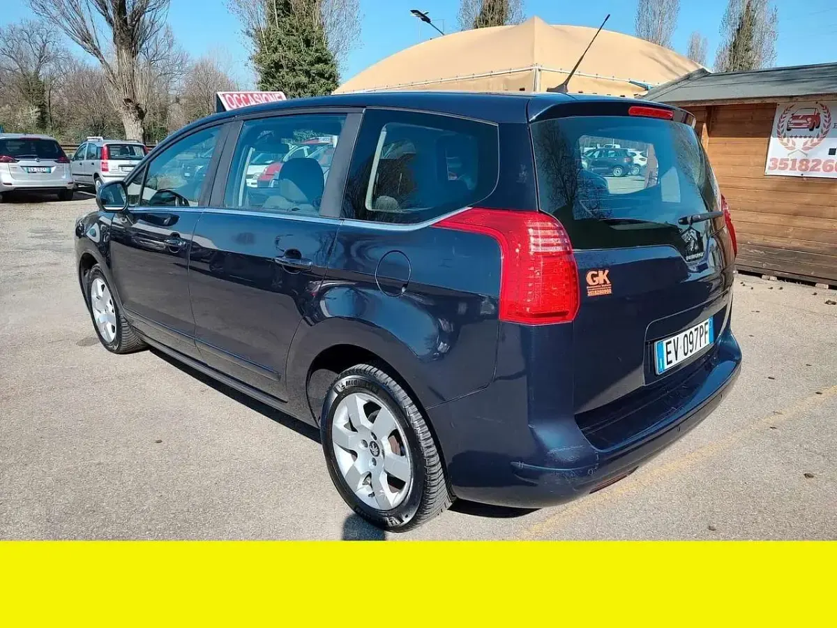 Usata Peugeot 5008 Business-Line 114 CV (83 kW) 2014 Other Monovolume