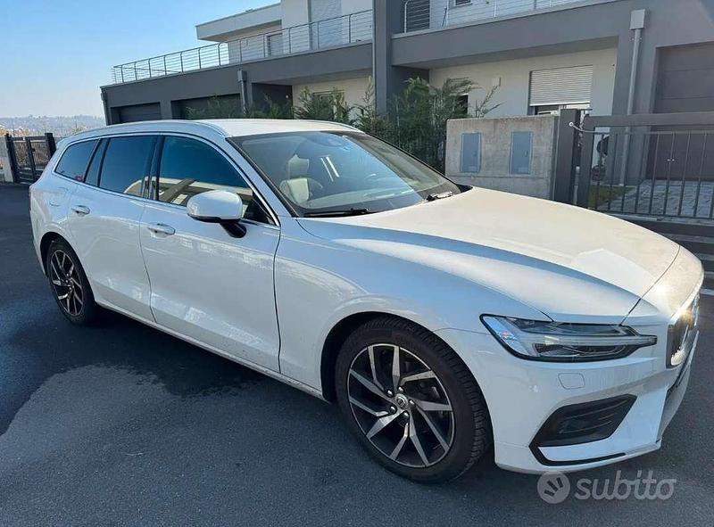 Usata Volvo V60 Business Edition 197 CV (144 kW) 2021 Station wagon