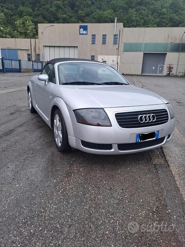 Usata Audi TT 179 CV (131 kW) 2001 Grigio Cabrio