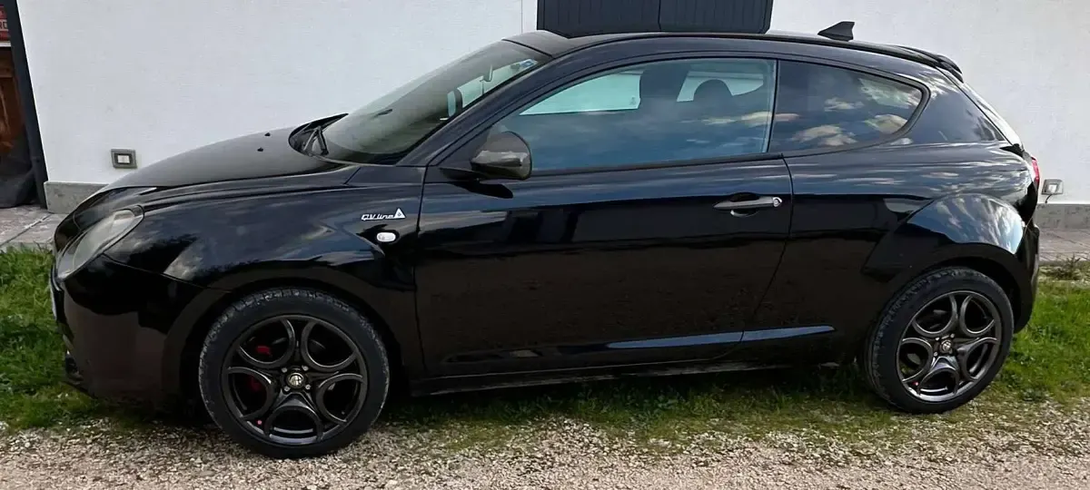 Second-hand Alfa Romeo MiTo Distinctive 84 CP (61 kW) 2014 Negru Hatchback